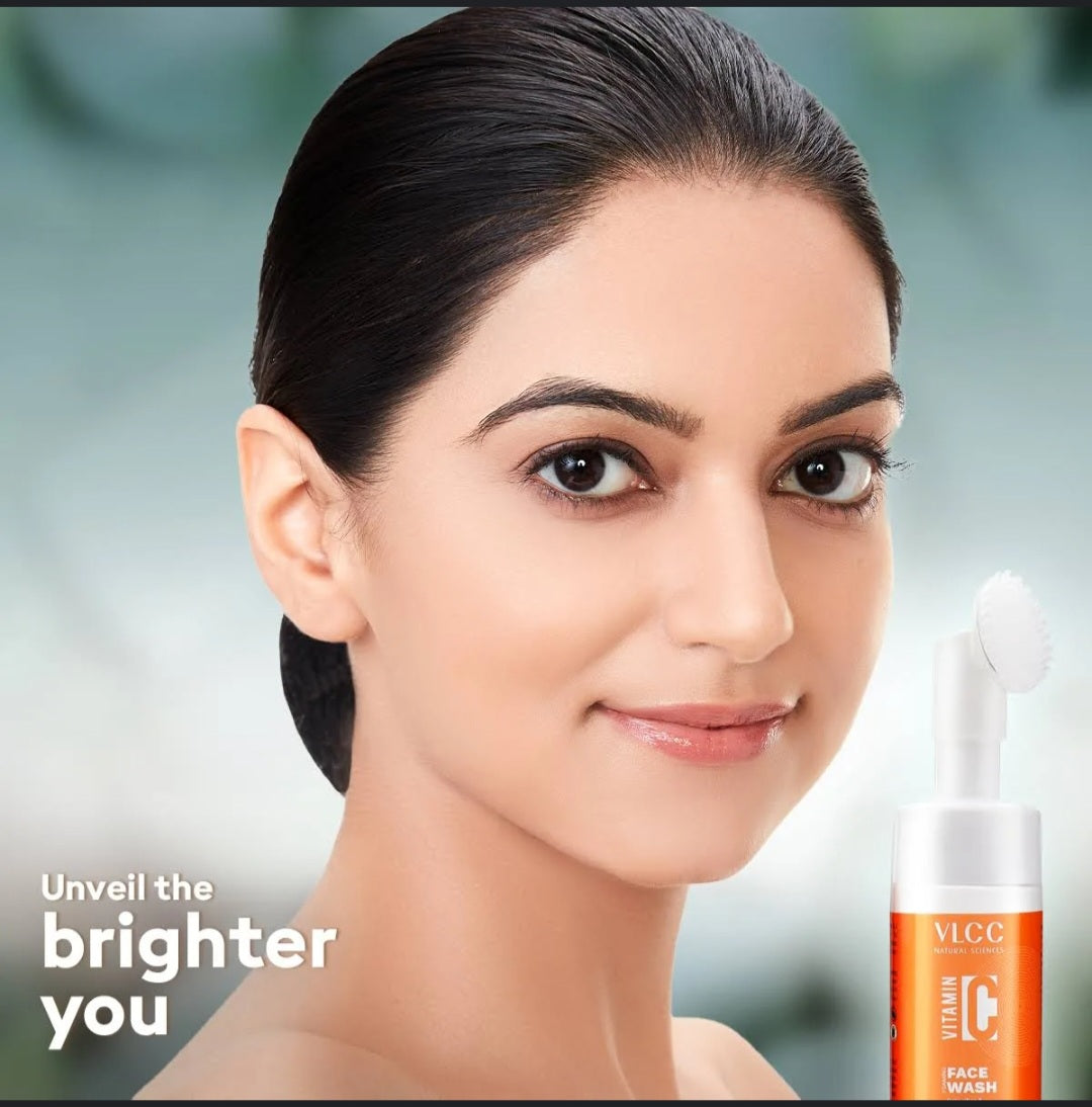 Face Wash- VLCC Vitamin-C Foaming Face Wash which Detoxifies & Nourishes your Skin 150ml