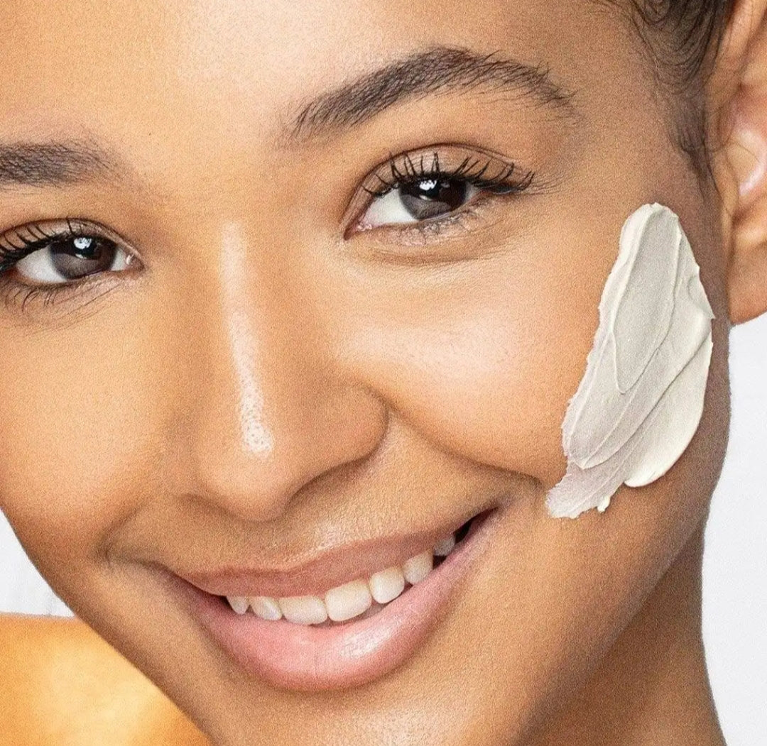 Face Pack & Sleeping Mask- WOW Vitamin-C Clay Face Mask with Kakadu Plum, Lemon & Orange Essential Oils, Jojoba Oil and Bentonite Clay which Removes Dullness & Brightens Complexion 200ml